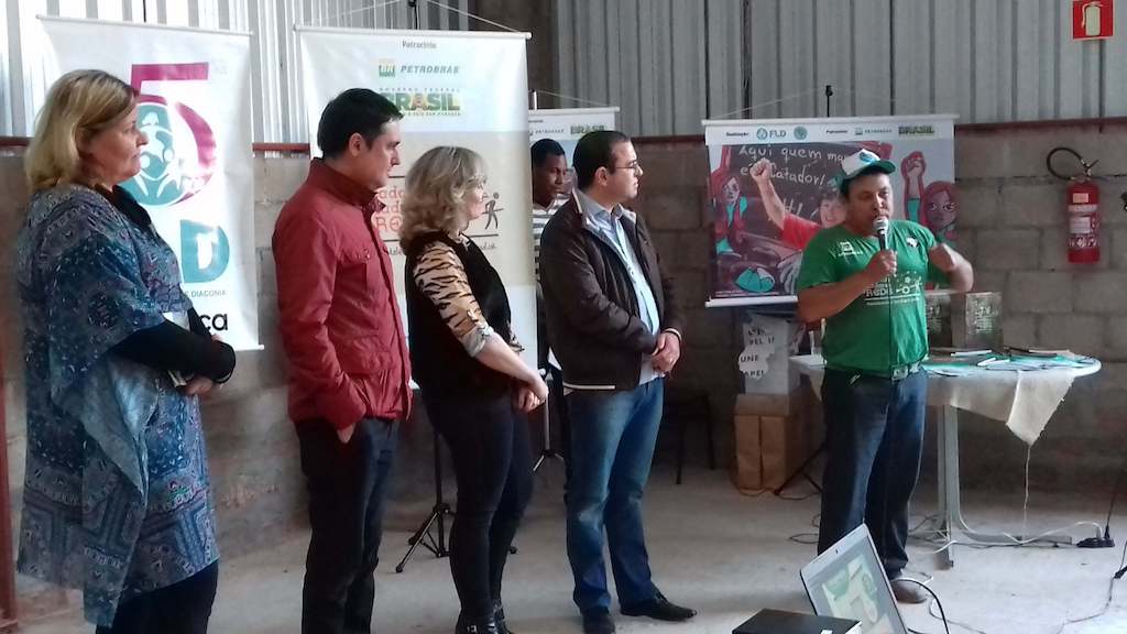 Catadoras e catadores inauguram Unidade de Beneficiamento de Polimeros (4)