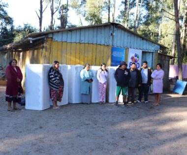 Entrega de bens para a reconstrução de lares