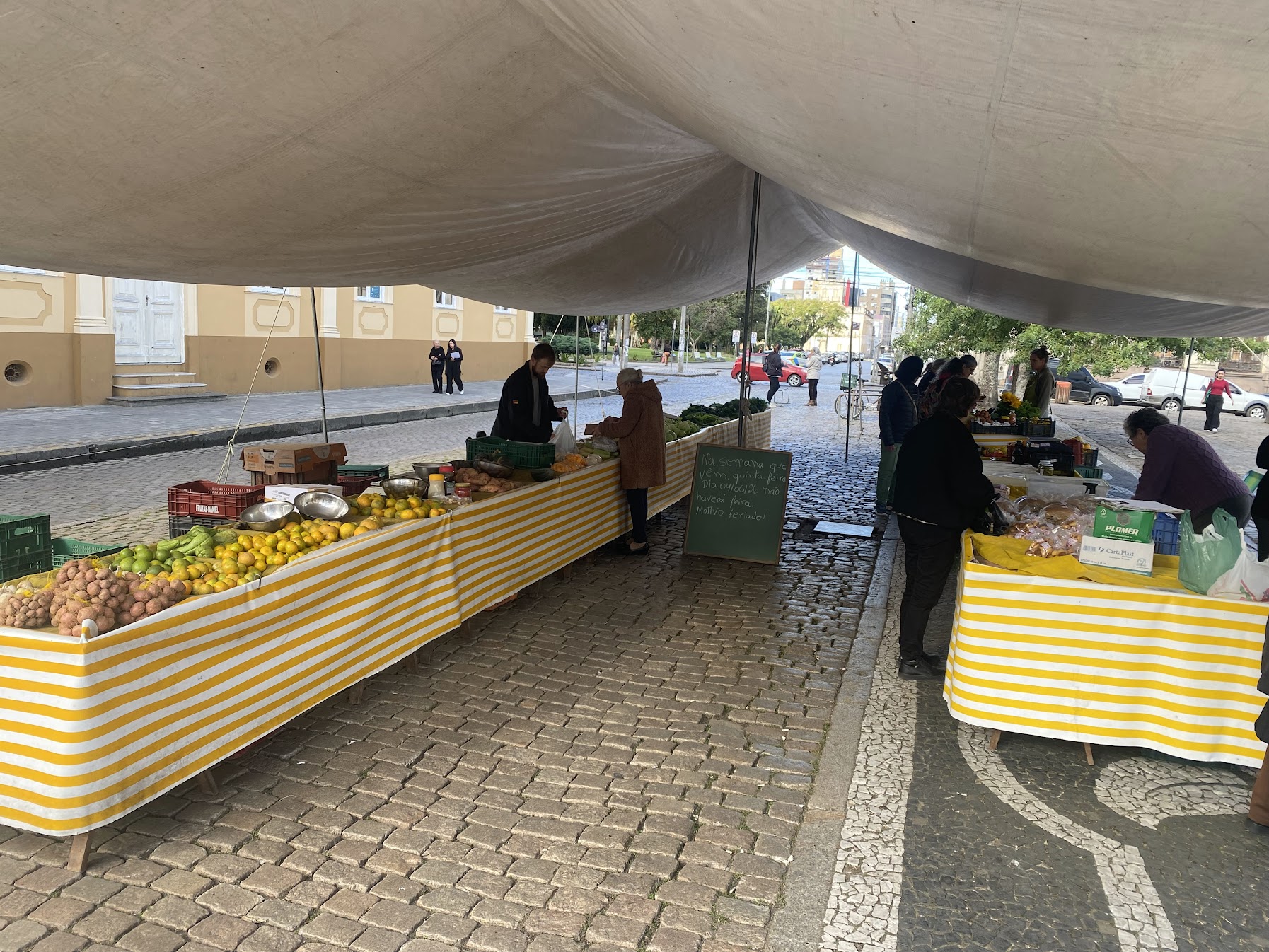 Semana do Alimento Orgânico movimenta organizações em Pelotas (RS) e região 3 Feira no Mercado Público